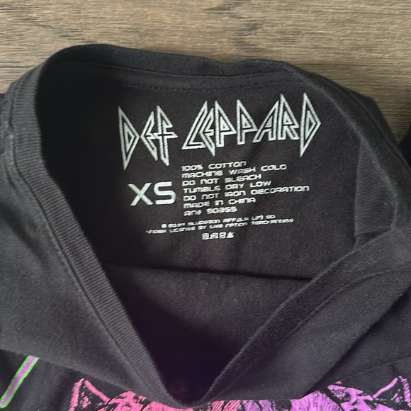 Set of 3 Def Leppard Graphic Women's Tops-all XS - Picture 4 of 8